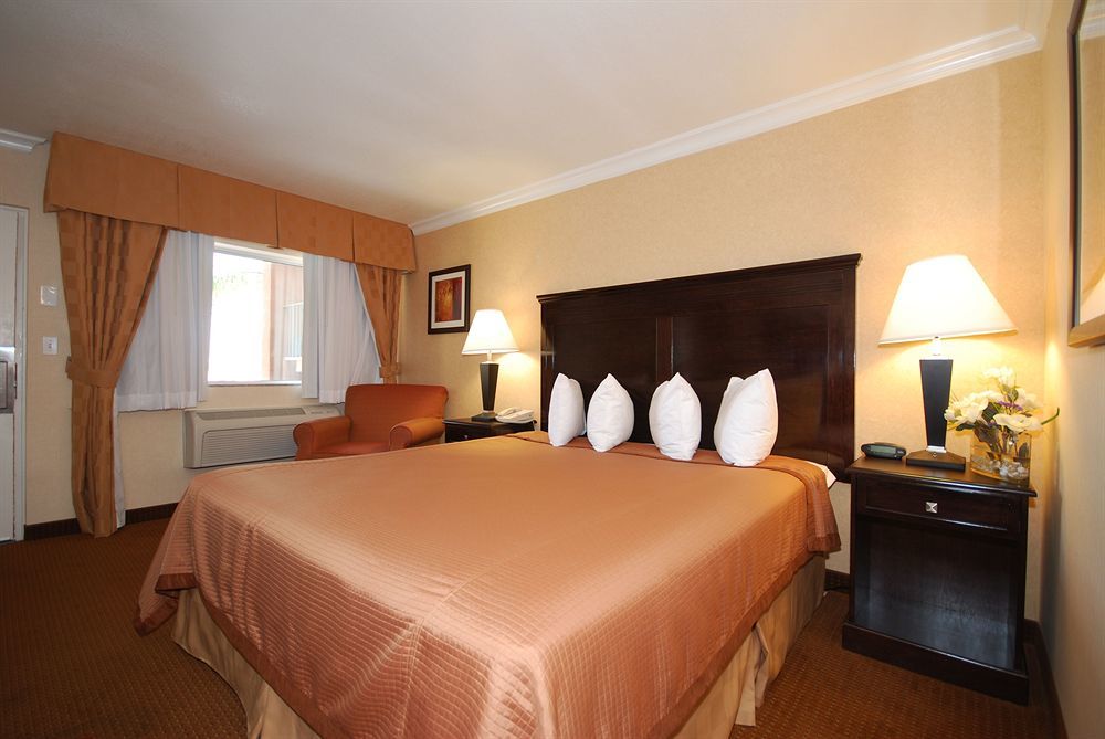 Pasadena Rose & Crown Hotel Экстерьер фото