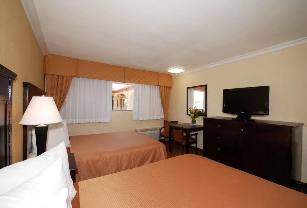 Pasadena Rose & Crown Hotel Экстерьер фото